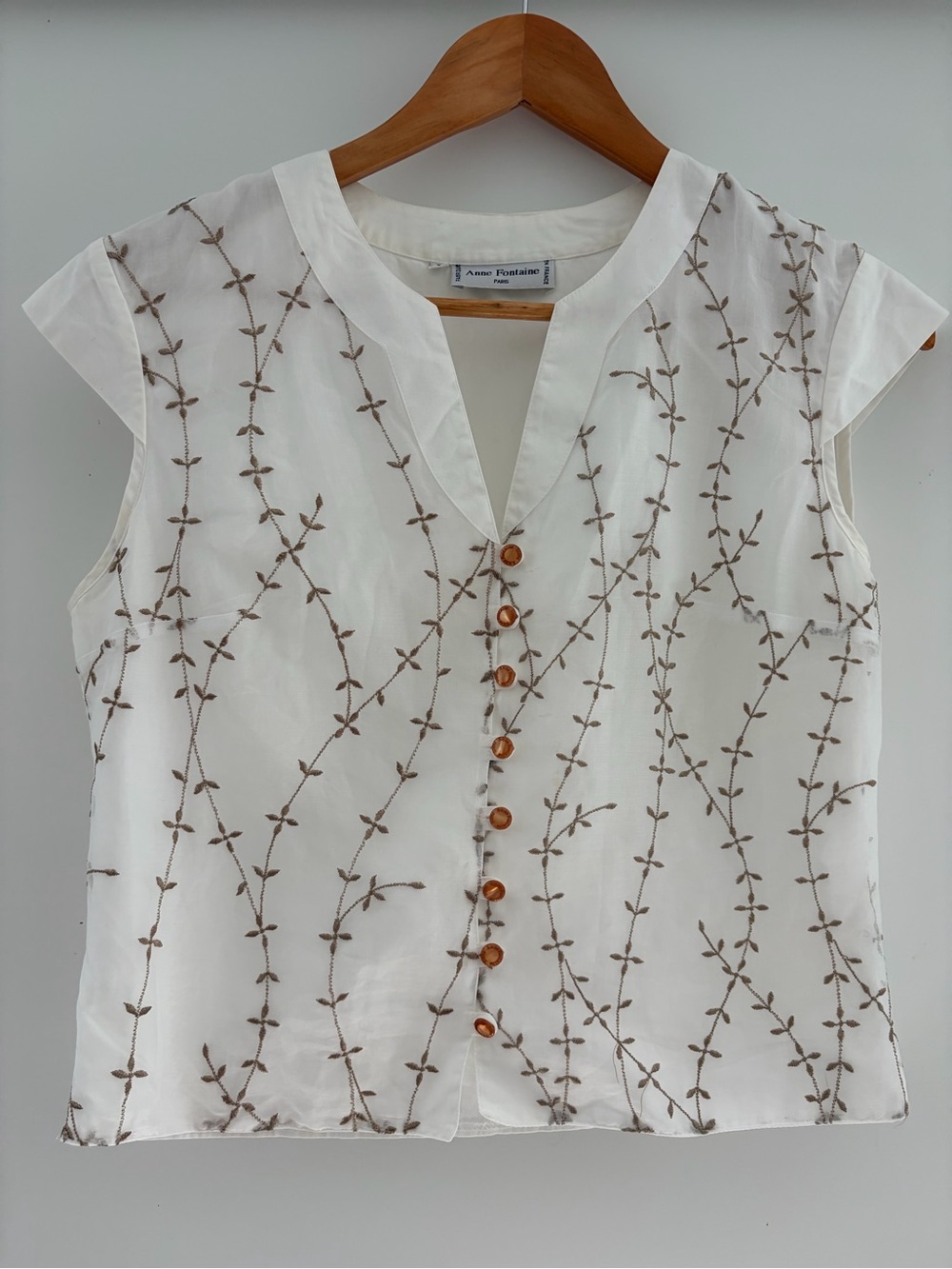 Anne Fontaine vintage White Short-Sleeve Cotton Top with Brown Vine Embroidery